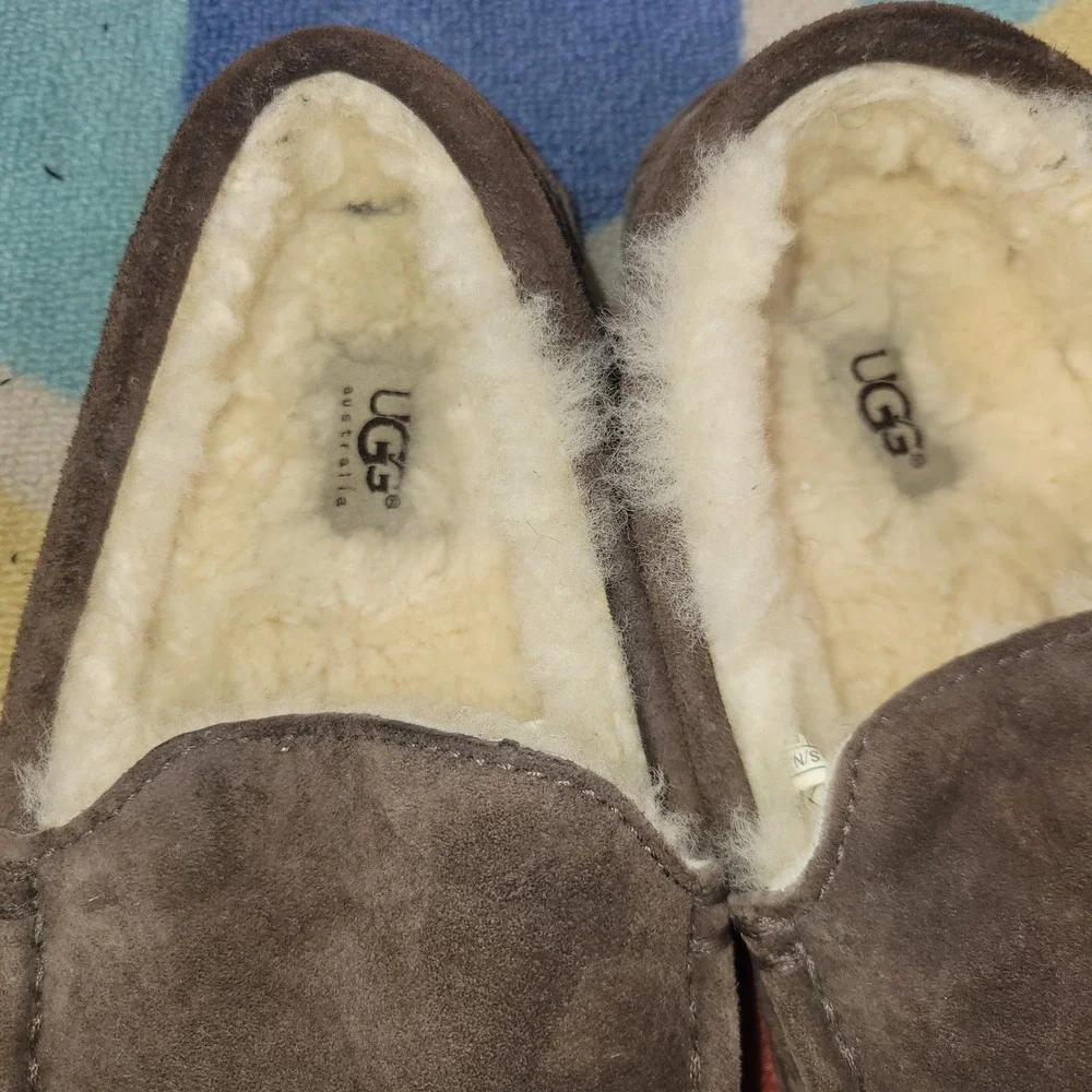 UGG Australia Ascot Suede Slippers Espresso Brown‎ Sheepskin Lined Mens 5775